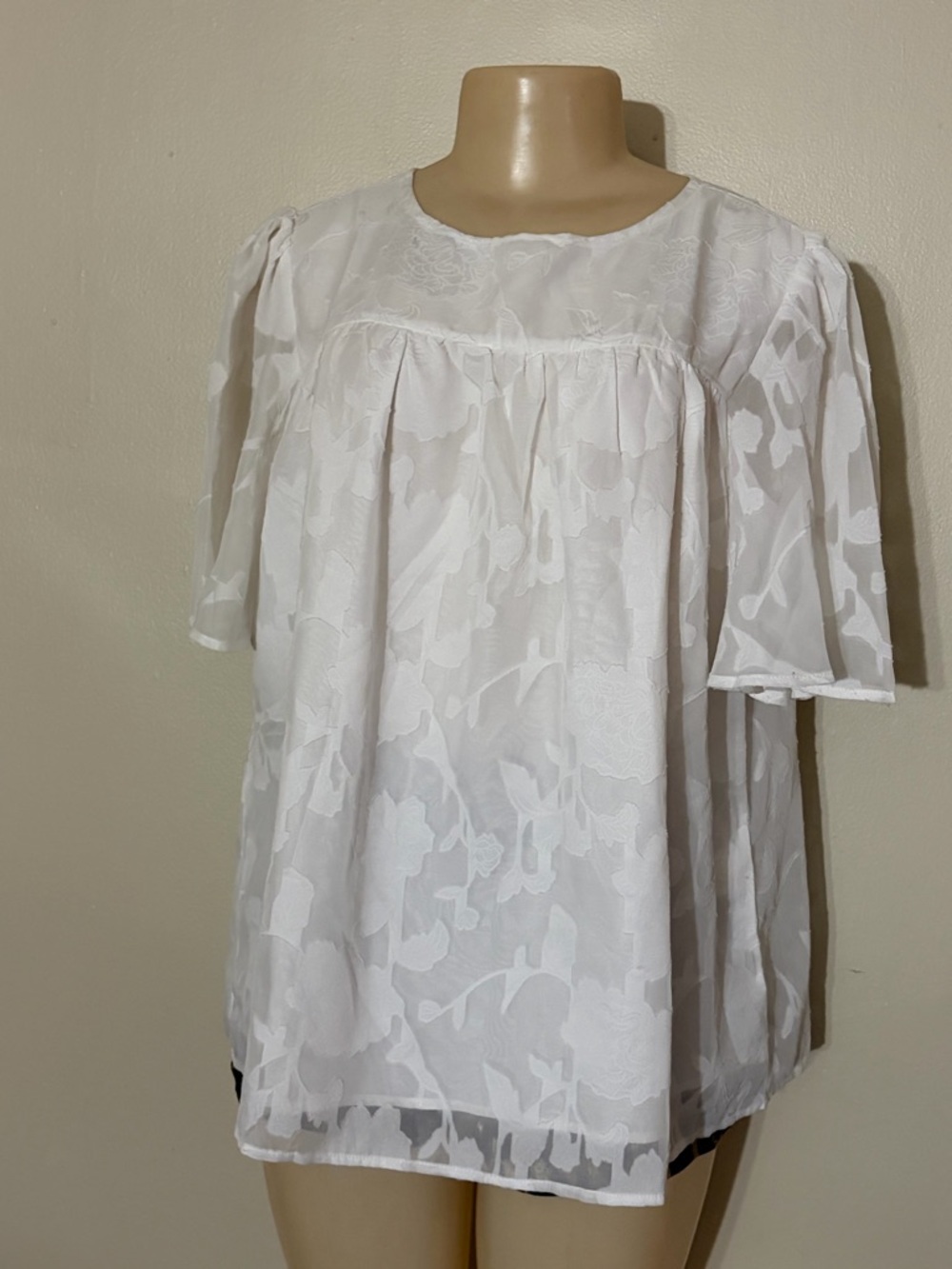 White Floral Sheer Women's Blouse - Elegant Short Sleeve Top